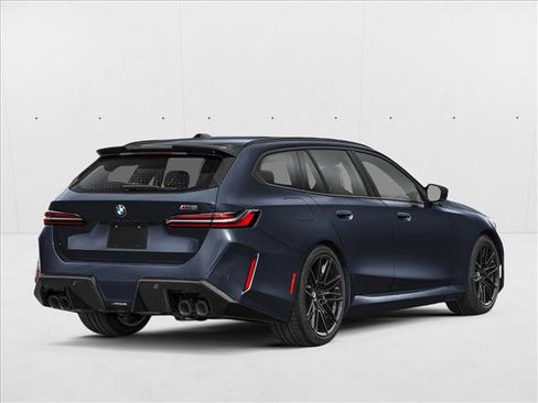 New 2027 BMW M5 Touring AWD/4WD image 2