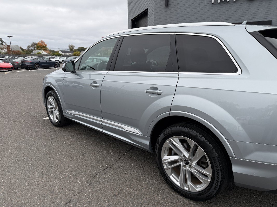 Used 2023 Audi Q7 2.0T Premium w/ Convenience Package AWD/4WD image 11