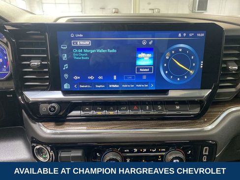 Used 2024 Chevrolet Silverado 1500 LT Trail Boss w/ LT Trail Boss Premium Package AWD/4WD image 17