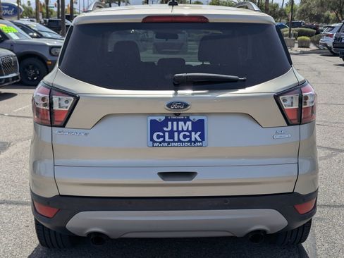 Certified 2017 Ford Escape SE w/ Equipment Group 201A FWD image 3
