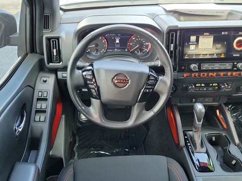 Certified 2025 Nissan Frontier PRO-4X w/ Tow Package AWD/4WD image 15