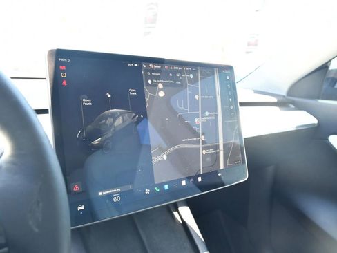 Used 2022 Tesla Model Y Performance AWD/4WD image 17