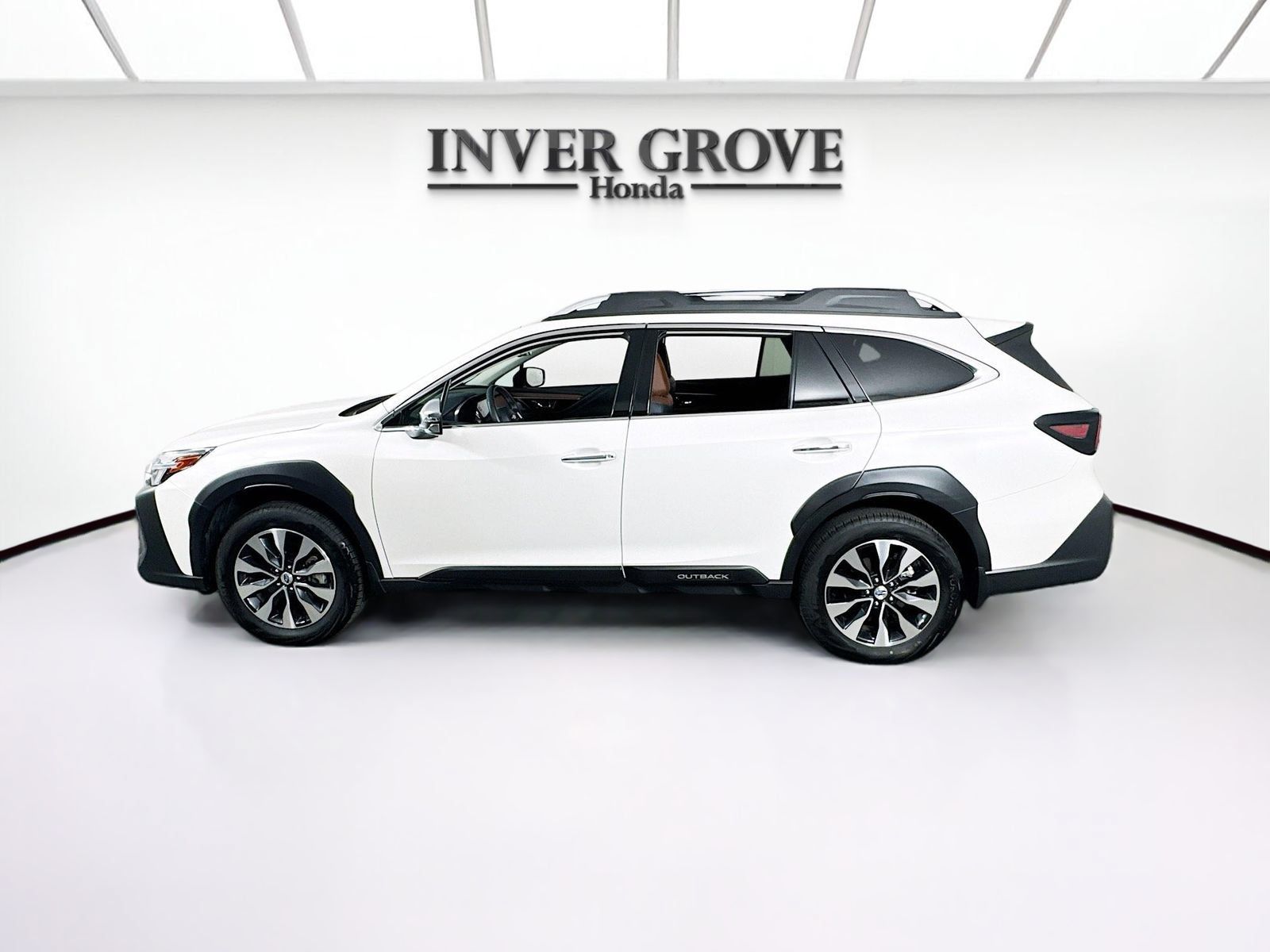 Used 2024 Subaru Outback Touring AWD/4WD image 8