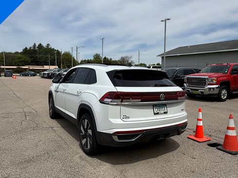 Used 2024 Volkswagen Atlas Cross Sport SE AWD/4WD image 4