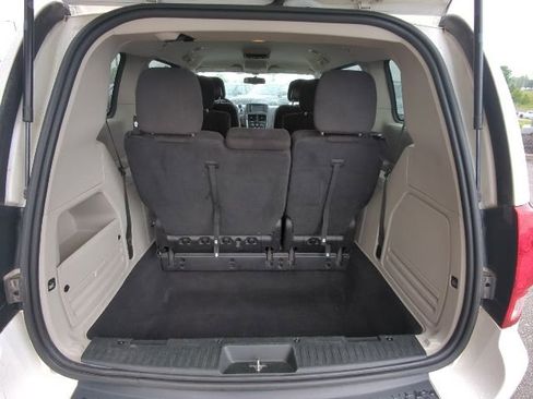 Used 2013 Dodge Grand Caravan SE FWD image 29