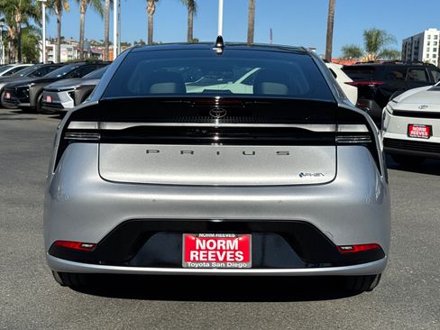 New 2027 Toyota Prius Plug-In Hybrid FWD image 12