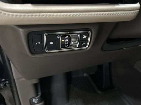Certified 2020 Lincoln Aviator Reserve w/ Equipment Group 201A AWD/4WD image 11
