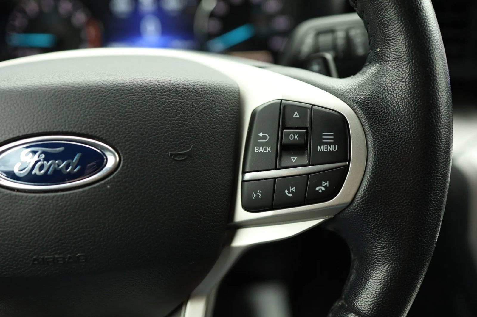 Used 2020 Ford Explorer XLT w/ Comfort Package AWD/4WD image 16