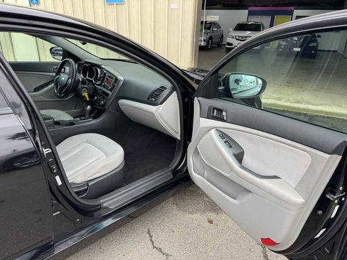 Used 2011 Kia Optima LX w/ Convenience Pkg image 15