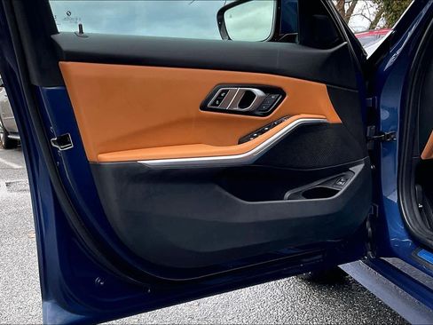 Used 2023 BMW 330i xDrive Sedan w/ Premium Package image 23