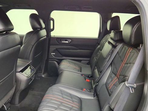 Used 2025 Nissan Armada PRO-4X AWD/4WD image 21