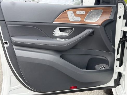 New 2026 Mercedes-Benz GLS 450 4MATIC image 16