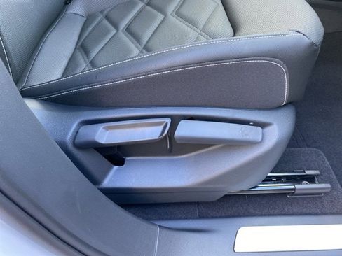 New 2026 Volkswagen Atlas SE image 44