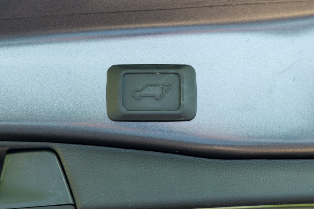 Used 2023 Toyota RAV4 XLE Premium AWD/4WD image 60