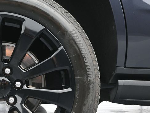 Used 2024 Chevrolet Tahoe Premier w/ Premium Package image 45