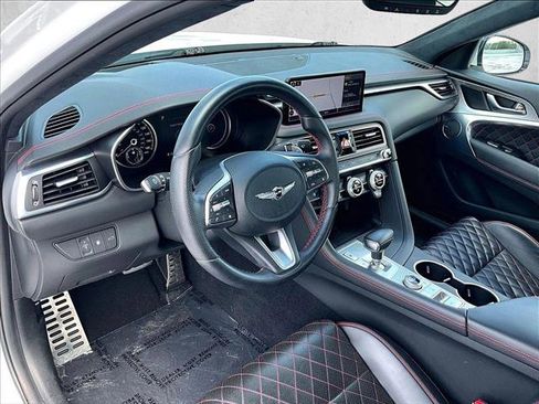 Used 2022 Genesis G70 3.3T RWD image 14