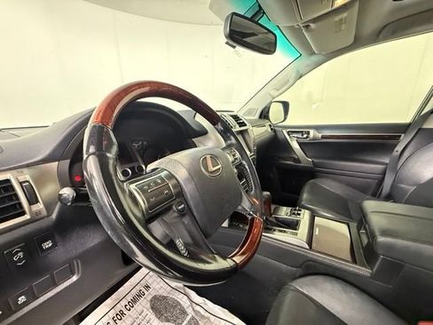 Used 2016 Lexus GX 460 w/ Premium Package AWD/4WD image 8