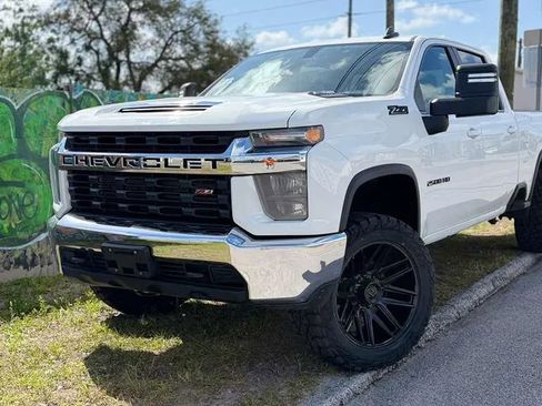 Used 2021 Chevrolet Silverado 2500 LT w/ Z71 Off-Road Package AWD/4WD image 2