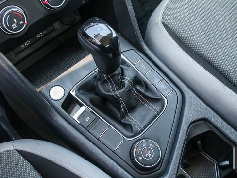 Used 2022 Volkswagen Taos S image 19