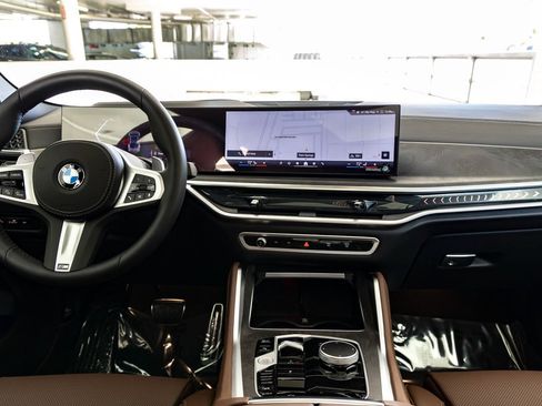 Certified 2026 BMW X6 xDrive40i w/ Premium Package image 12