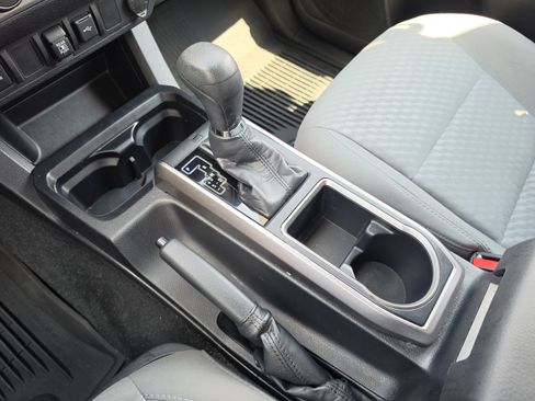 Certified 2021 Toyota Tacoma SR5 RWD image 22