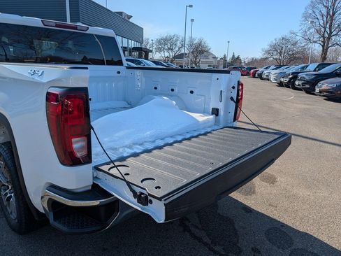 New 2026 GMC Sierra 1500 SLE image 24