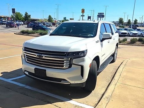 Used 2021 Chevrolet Suburban High Country RWD image 3