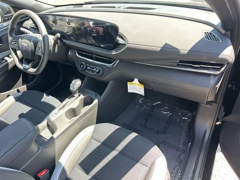 New 2025 Buick Envista Preferred image 25