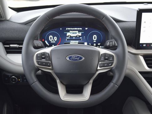 New 2026 Ford Explorer Active w/ Active Comfort Package image 8