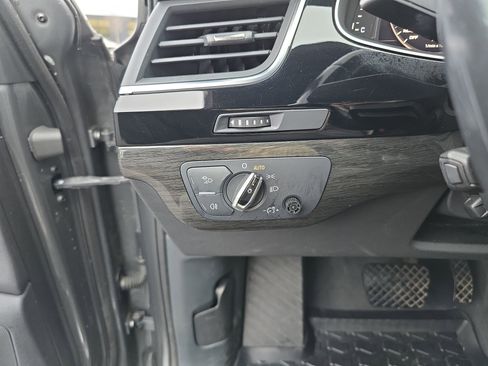 Used 2017 Audi Q7 3.0T Premium Plus w/ Premium Plus Package image 37