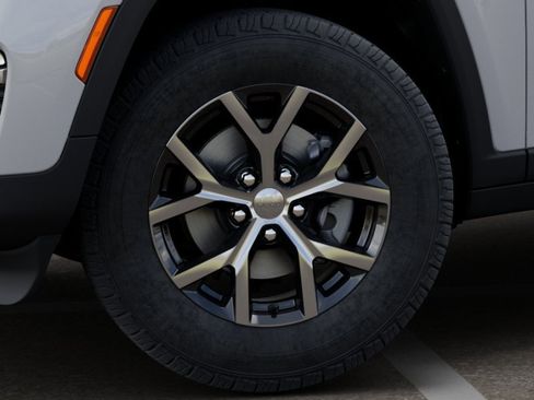 New 2025 Jeep Grand Cherokee Limited image 4