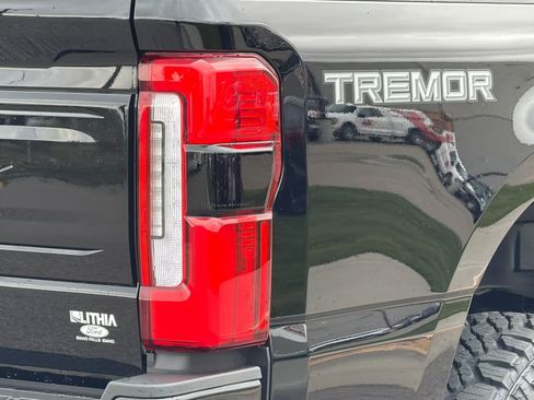 New 2026 Ford F350 Platinum w/ Tremor Off-Road Package AWD/4WD image 34