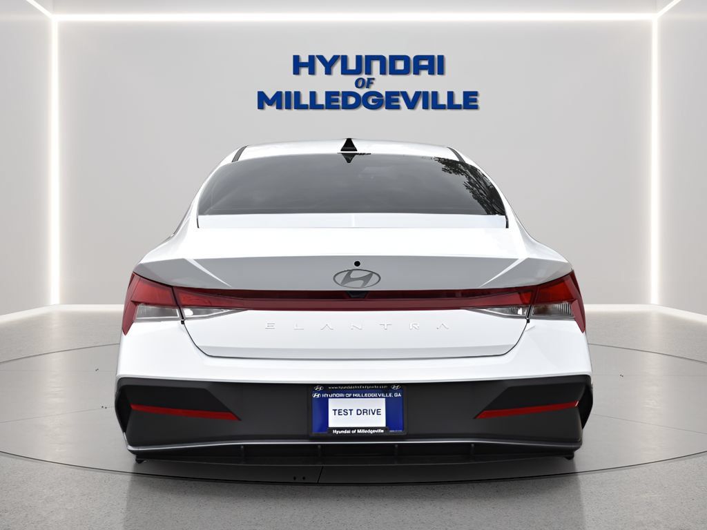 New 2026 Hyundai Elantra SE FWD image 4