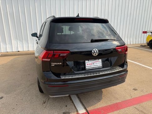 Used 2019 Volkswagen Tiguan SE w/ Panoramic Sunroof Package FWD image 5