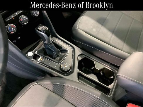 Used 2023 Volkswagen Taos SE w/ Panoramic Sunroof Package image 15