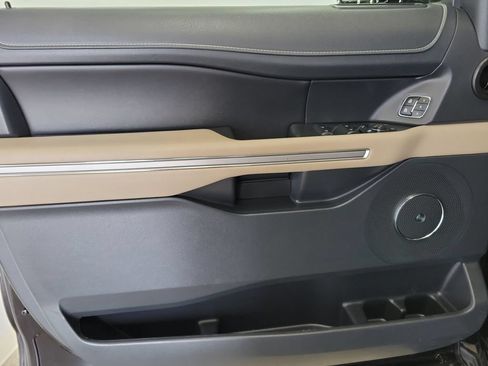 Used 2022 Ford Expedition Max Limited RWD image 23
