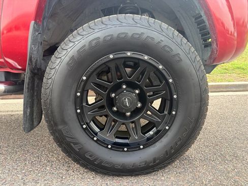 Used 2010 Toyota Tacoma 4x4 Double Cab w/ SR5 Pkg #2 image 11