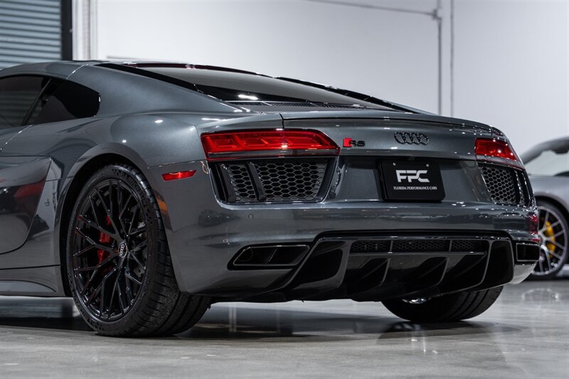 Used 2018 Audi R8 V10 RWD image 14