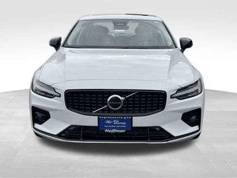 Used 2024 Volvo S60 B5 Core image 8