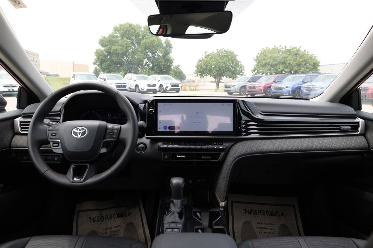 Used 2025 Toyota Camry XLE FWD image 13