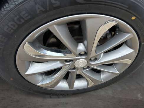Used 2021 Buick Encore GX Essence w/ Experience Buick Package FWD image 17