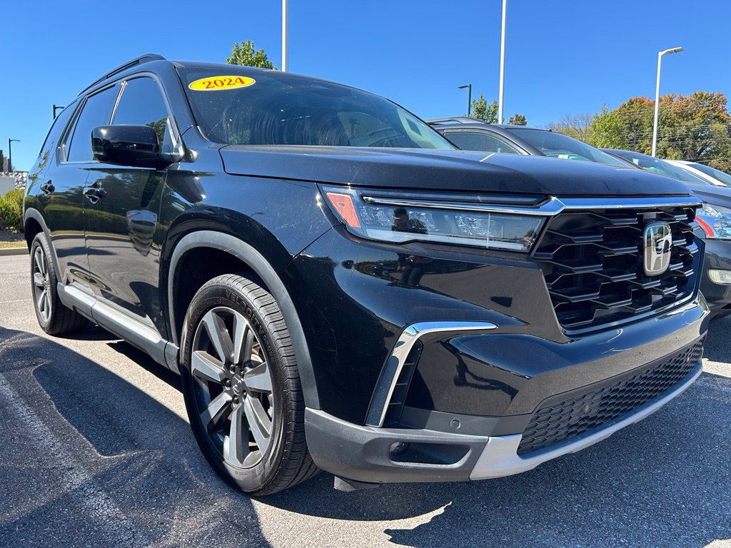 Used 2024 Honda Pilot Touring image 2