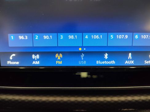 Certified 2025 Nissan Kicks Play S image 17