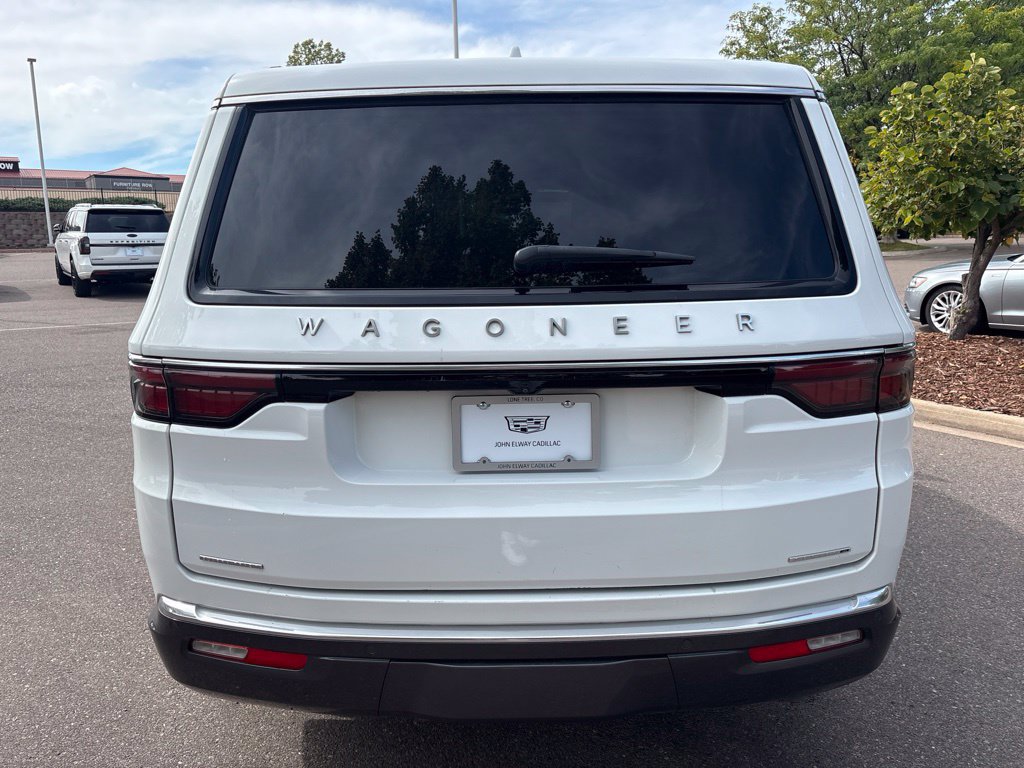 Used 2022 Jeep Wagoneer Series III w/ Premium Group I AWD/4WD image 4