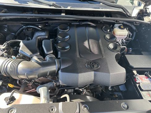 Used 2018 Toyota 4Runner 4WD image 24