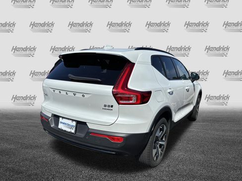 Used 2023 Volvo XC40 B5 Plus w/ Protection Package Premier AWD/4WD image 10