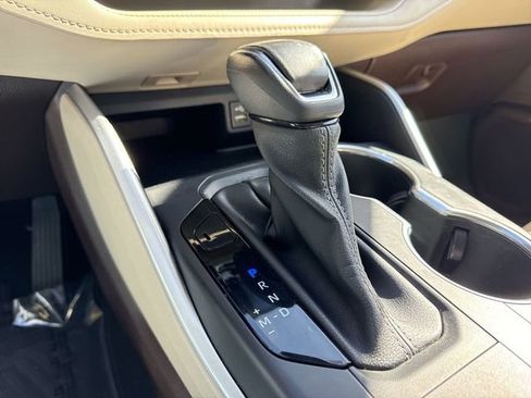 Used 2022 Toyota Highlander XLE image 20