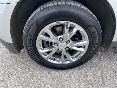 Used 2017 Chevrolet Equinox LT image 9