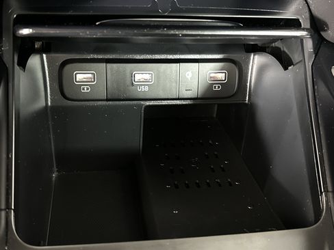 Certified 2023 Kia Sorento S w/ Panoramic Sunroof Package image 23