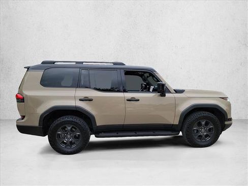 Used 2024 Lexus GX 550 AWD/4WD image 4